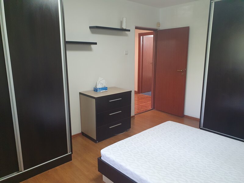 Drumul Taberei- Plaza- Vanzare 2 camere p/4 dec- reabilitat liber mobilat