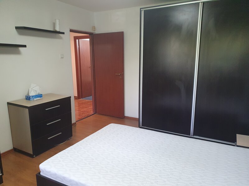Drumul Taberei- Plaza- Vanzare 2 camere p/4 dec- reabilitat liber mobilat