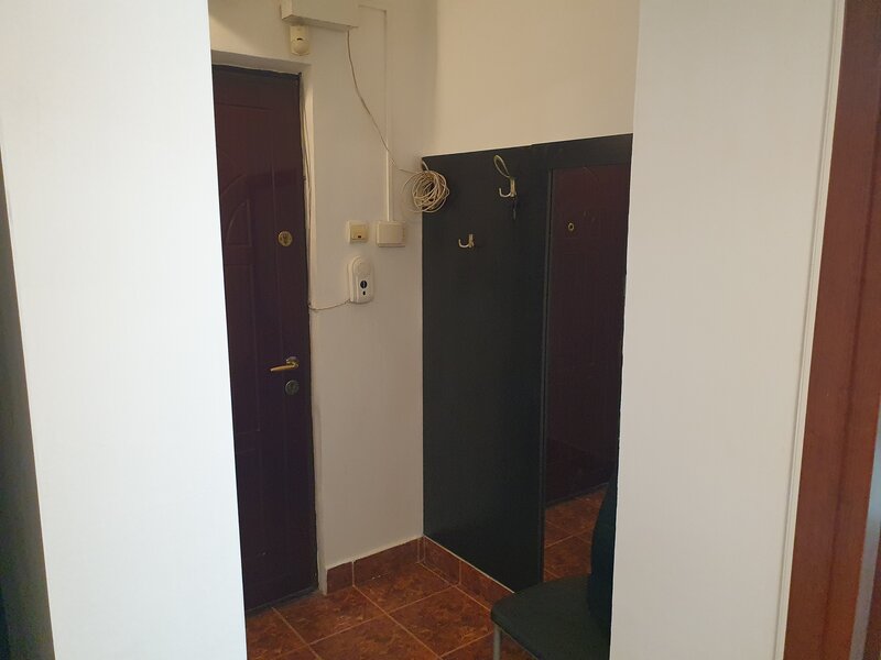 Drumul Taberei- Plaza- Vanzare 2 camere p/4 dec- reabilitat liber mobilat